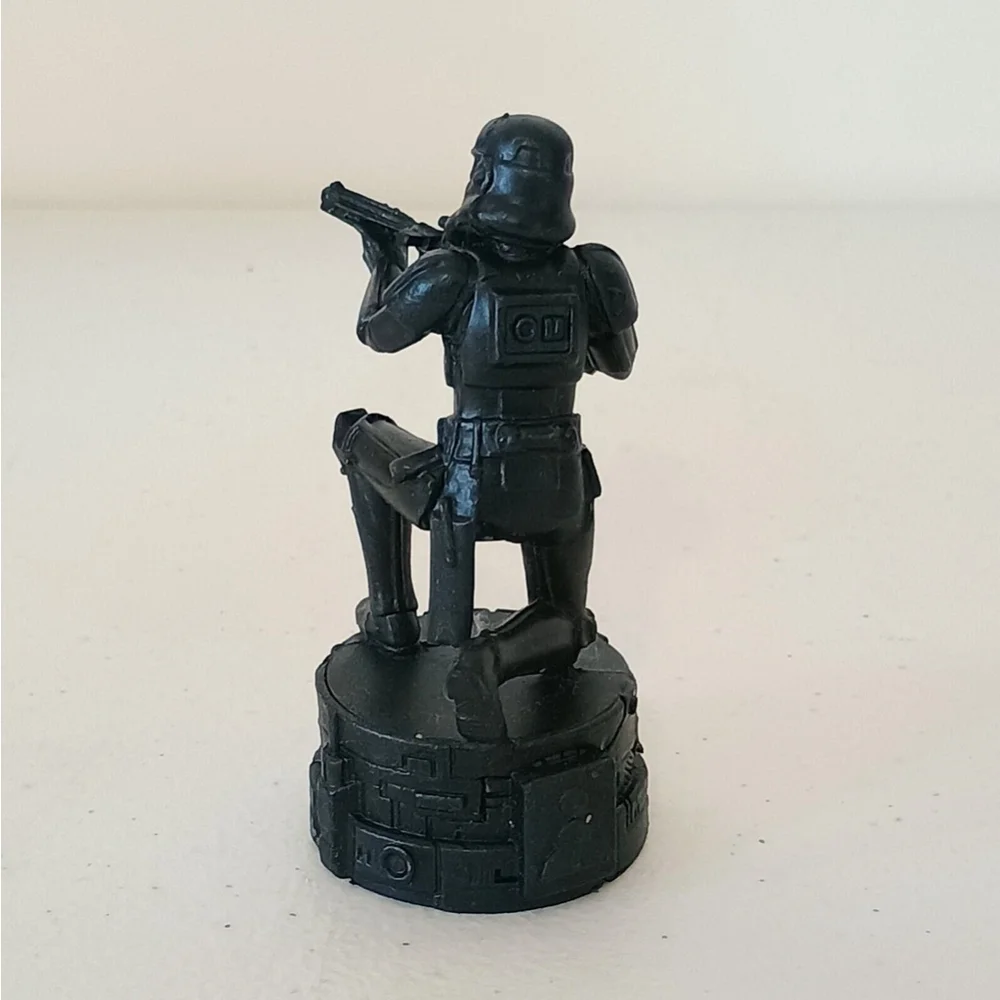 2005 Star Wars Saga Edition Chess Replacement Piece Storm Trooper Black